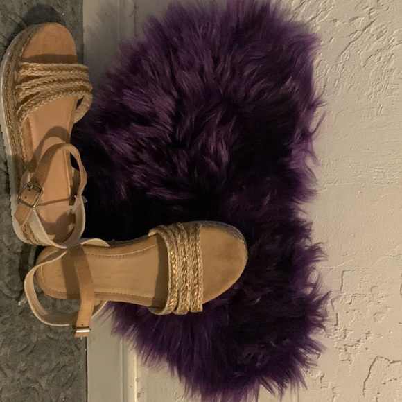 Sandals - Picture 2 of 3